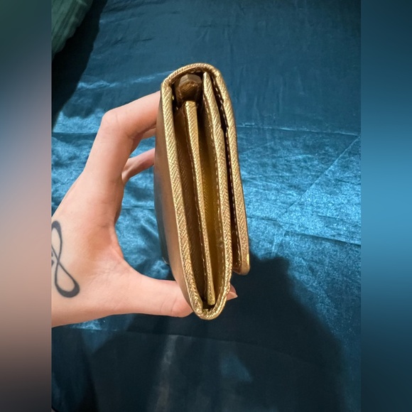Prada Milano Gold Bow Wallet 🔥 - Picture 13 of 16